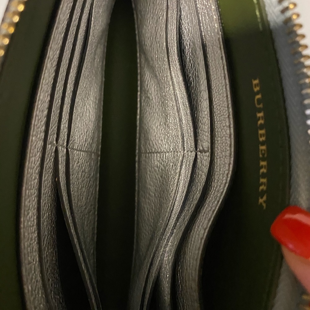 Burberry silver clutch - Picture 8 of 16
